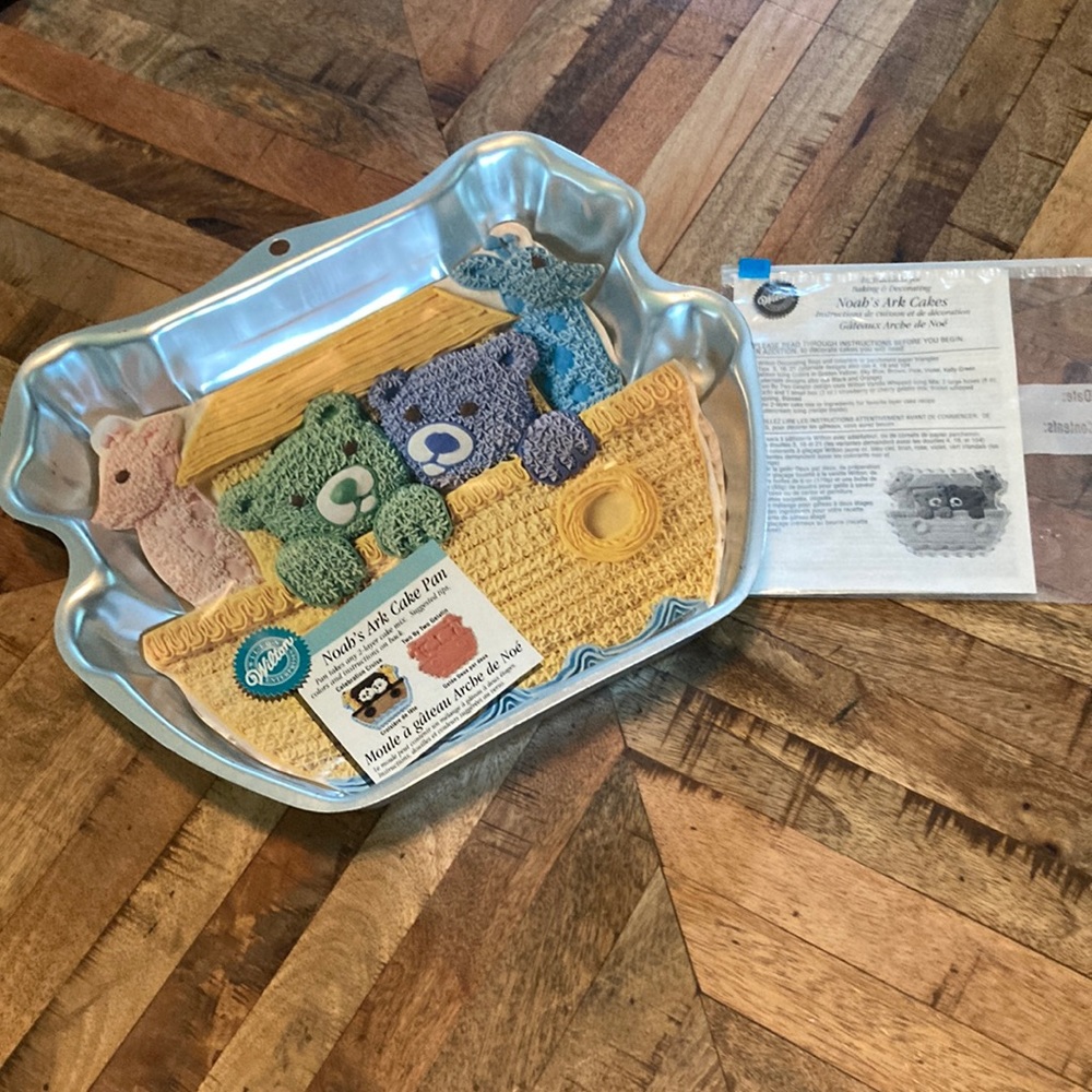 Wilton Noah’s Ark cake pan